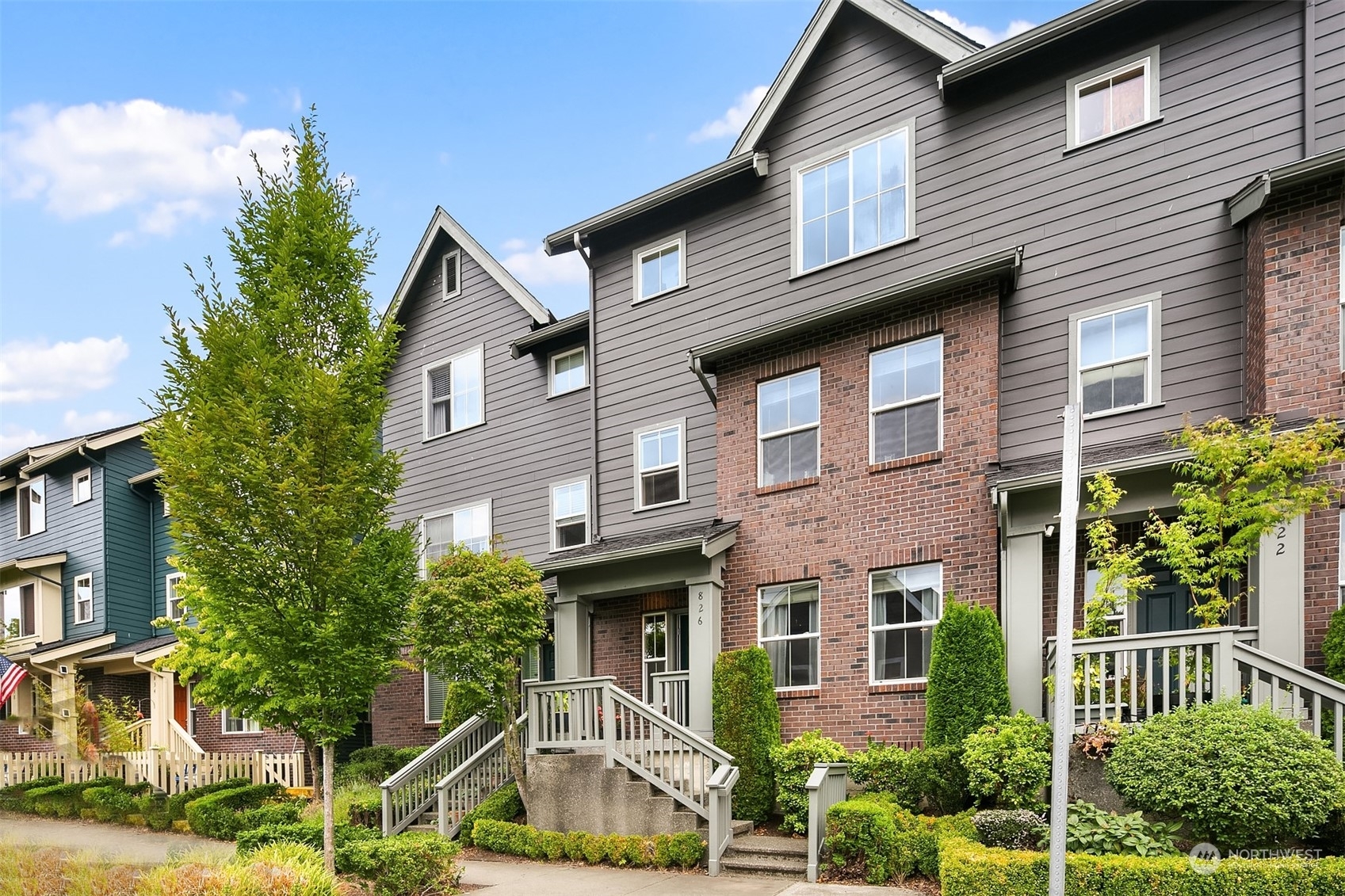 Property Photo: 826 4th Avenue NE WA 98029
