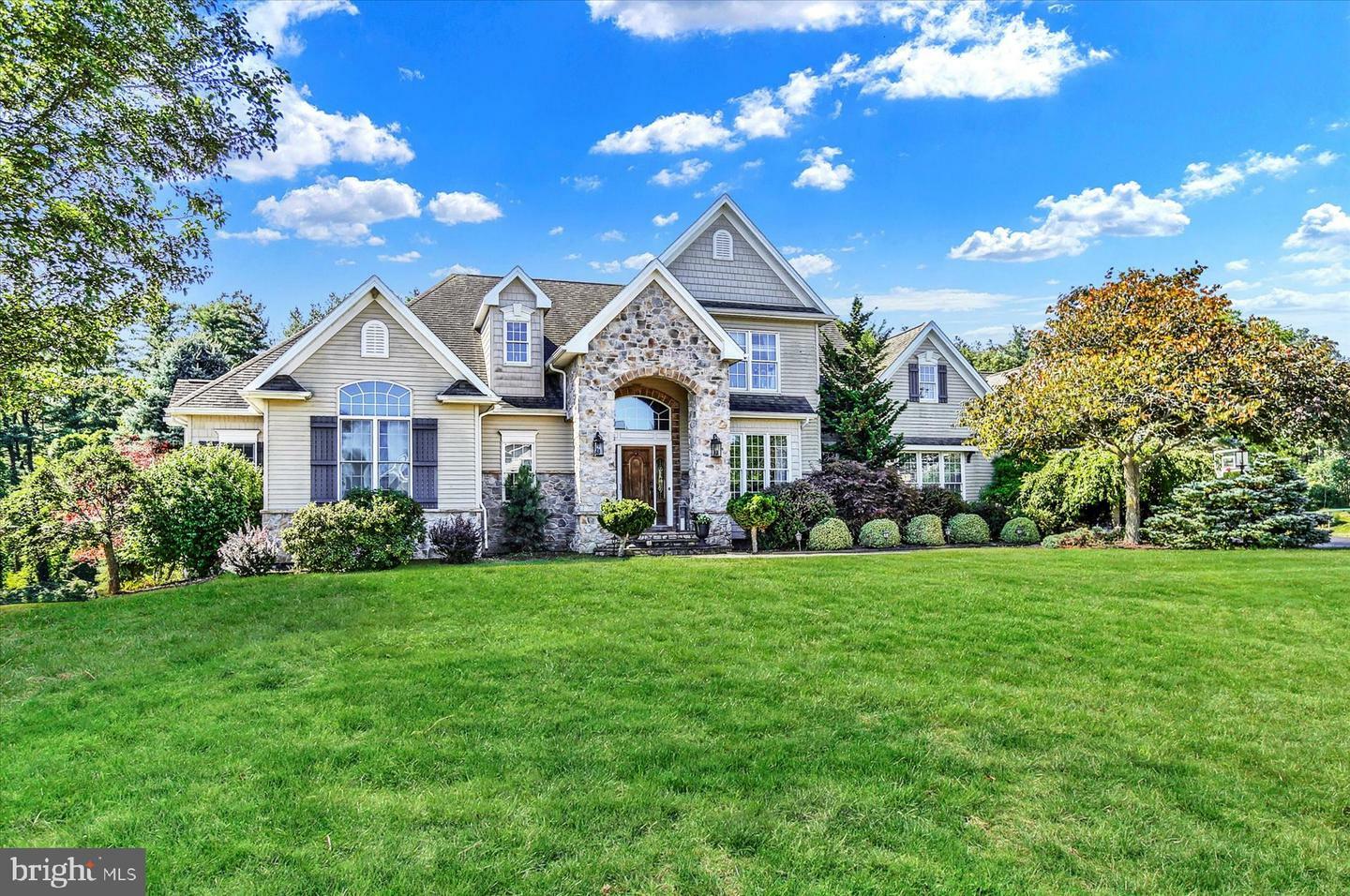 Property Photo: 35 Chelsea Lane PA 17015