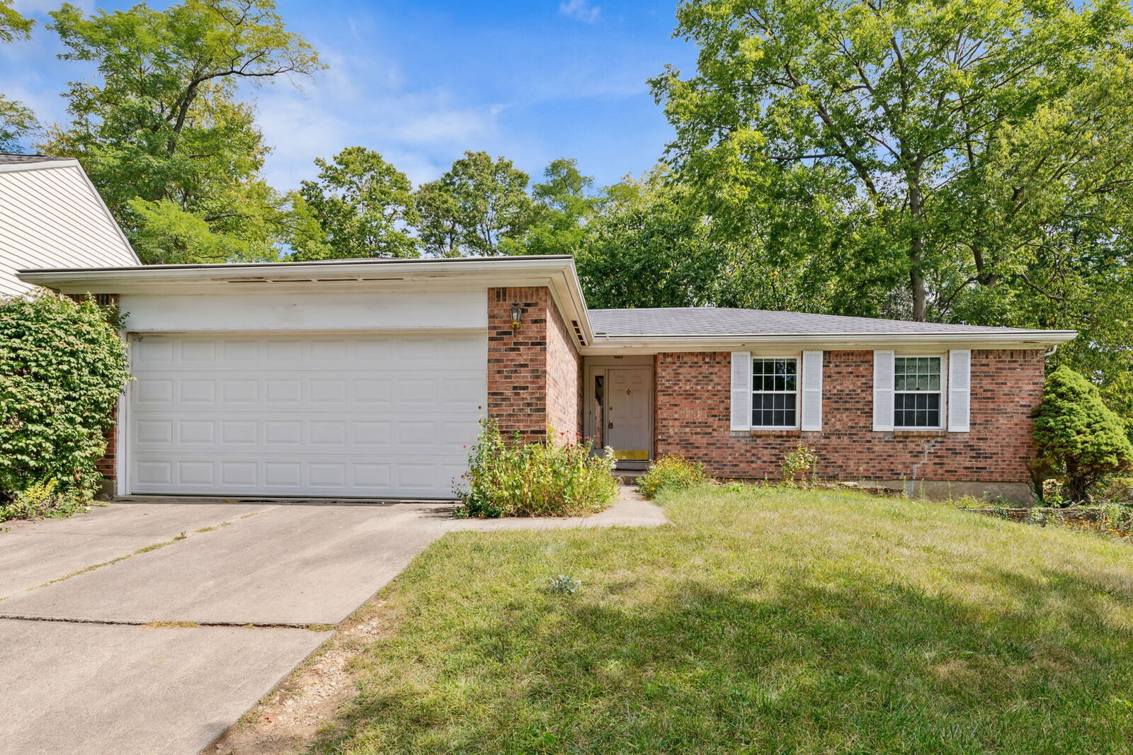 Property Photo: 1838 Rusticwood Ln OH 45255