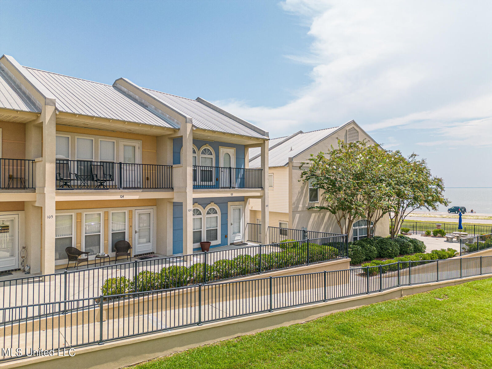 Property Photo:  548 W Beach Boulevard  MS 39560 