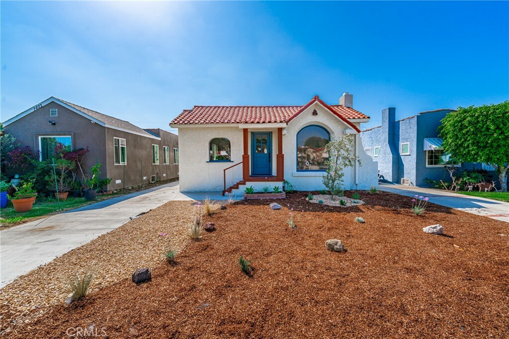 Property Photo:  7819 S Harvard Boulevard  CA 90047 