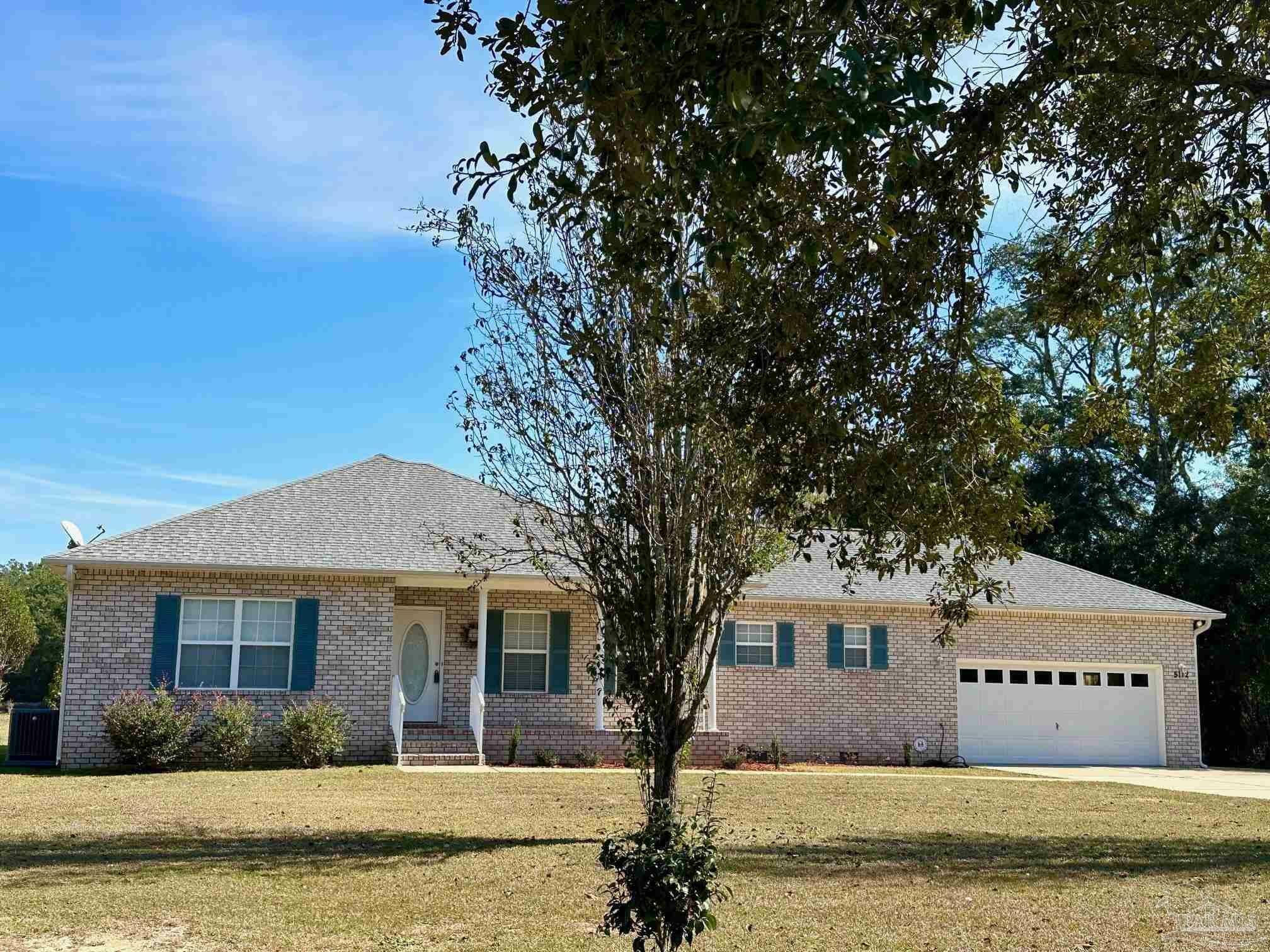 Property Photo:  5112 Hamilton Ln  FL 32571 