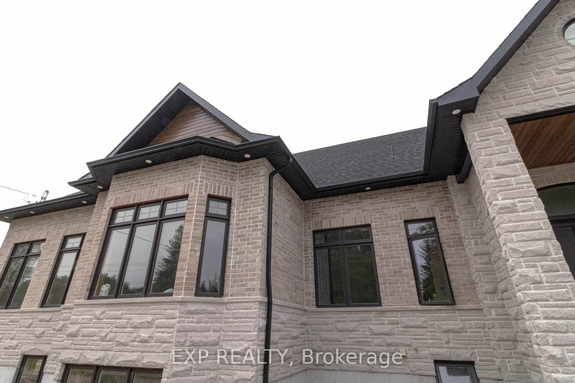 Property Photo: 132 Fox St ON L9M1E7