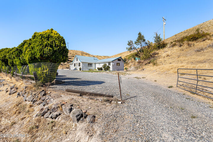 Home for sale in Selah 14611 N Wenas Rd, Selah, WA 98942