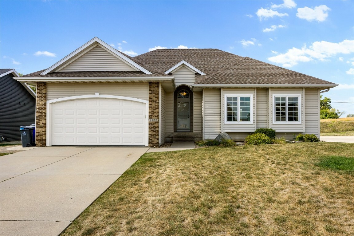 Property Photo:  6100 Palmetto Circle SW  IA 52404 