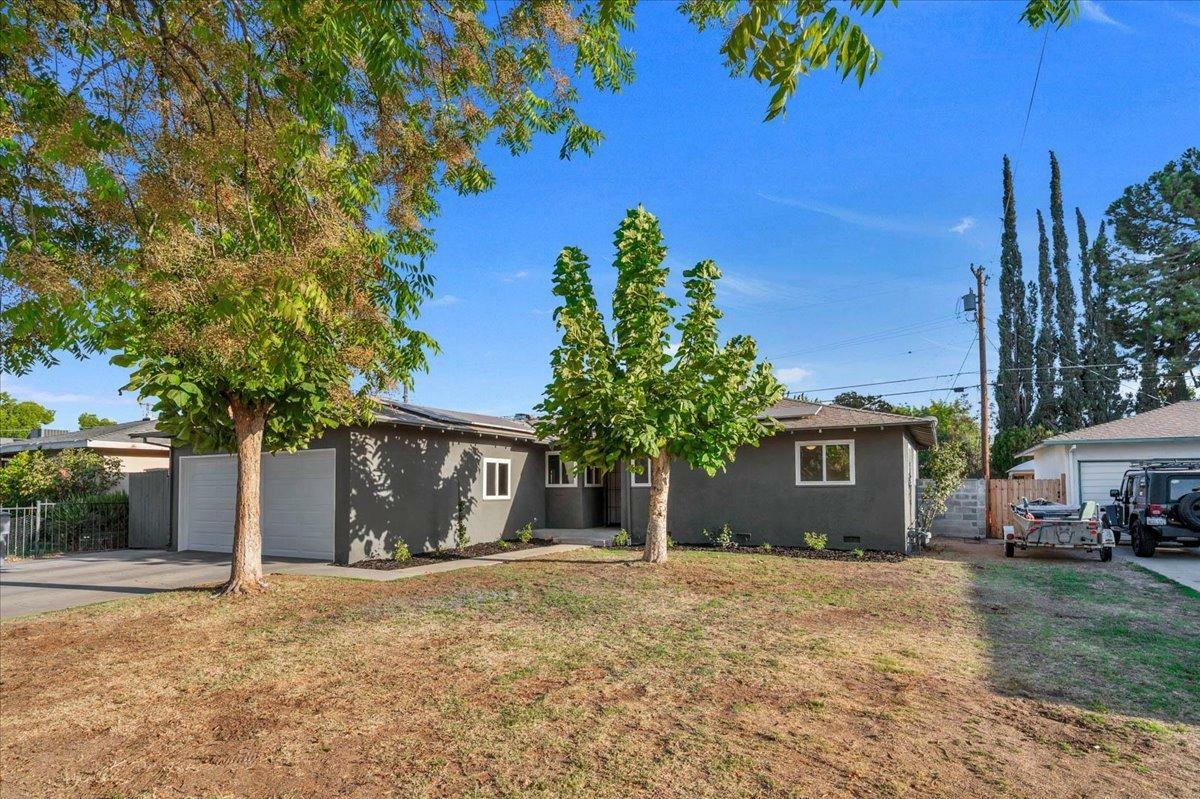 Property Photo: 3936 E Fountain Way CA 93726