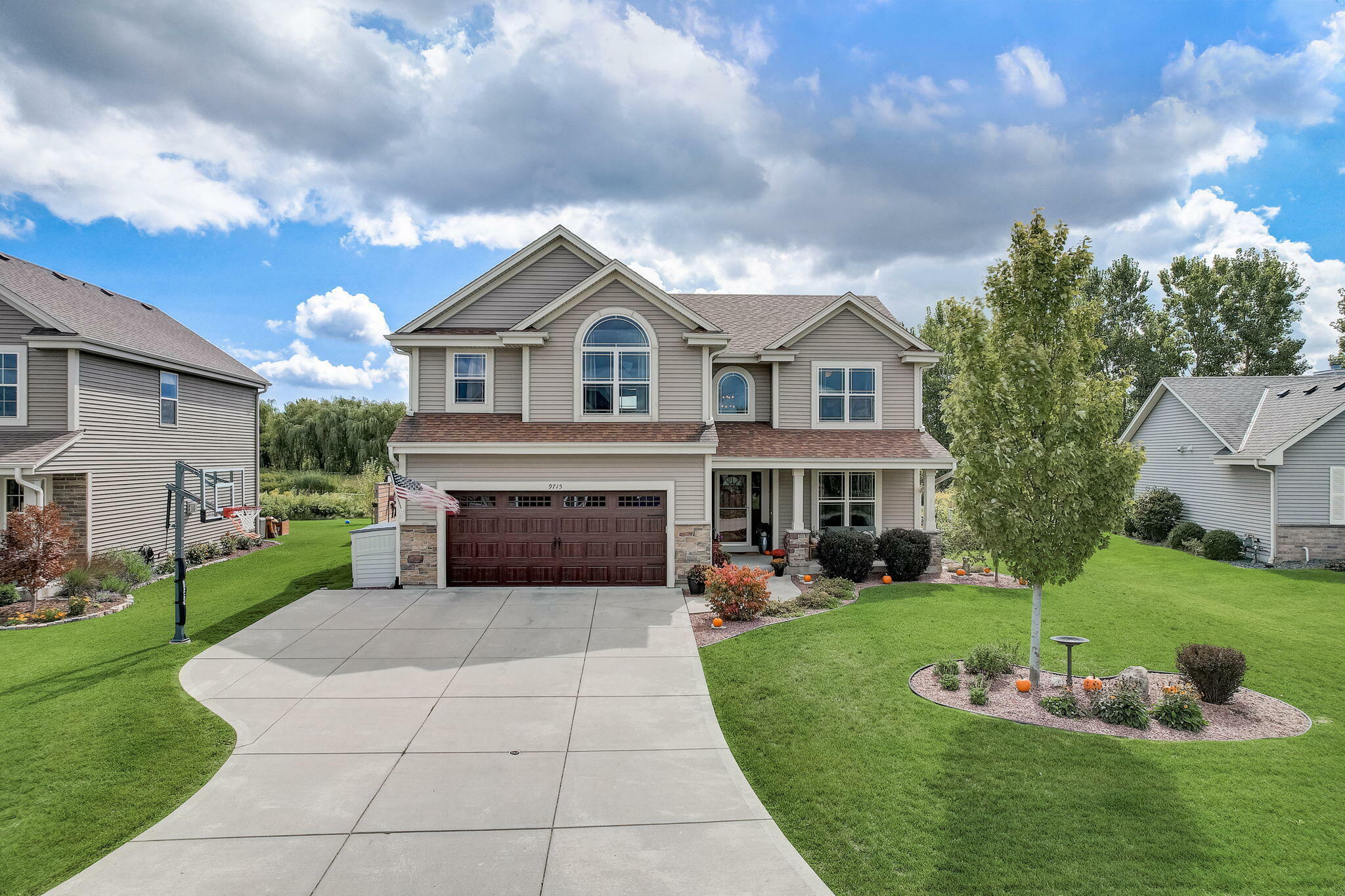 Property Photo:  9715 Prairie Crossing Dr  WI 53126 
