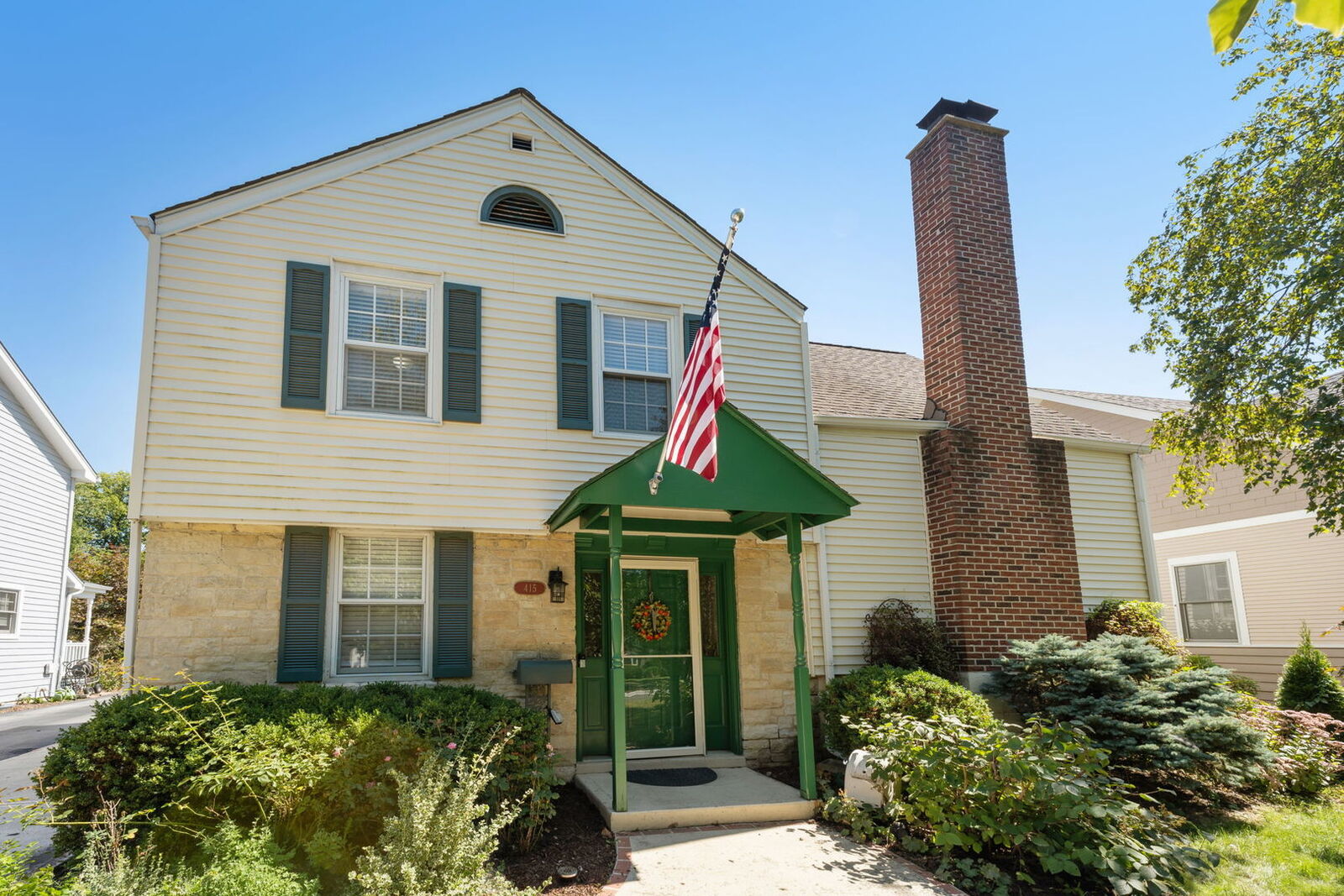 Property Photo:  415 N Oak Street  IL 60143 