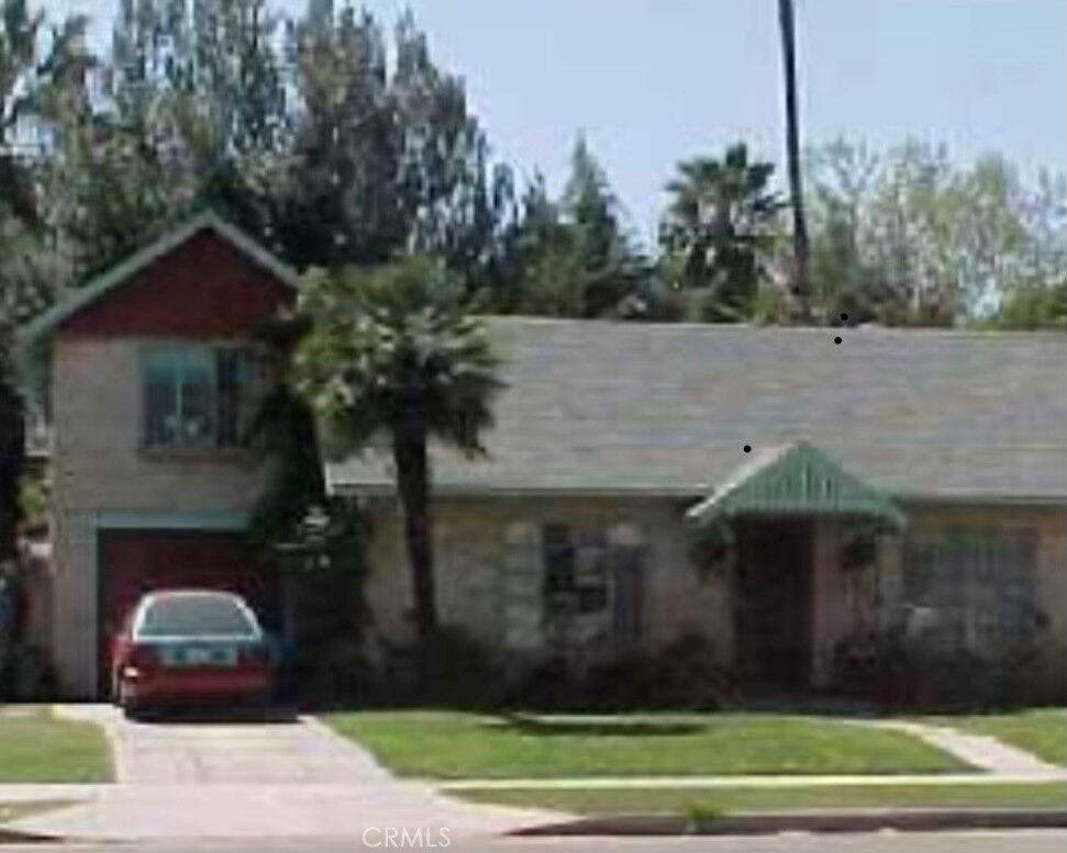 Property Photo:  4762 E Grant Avenue  CA 93702 