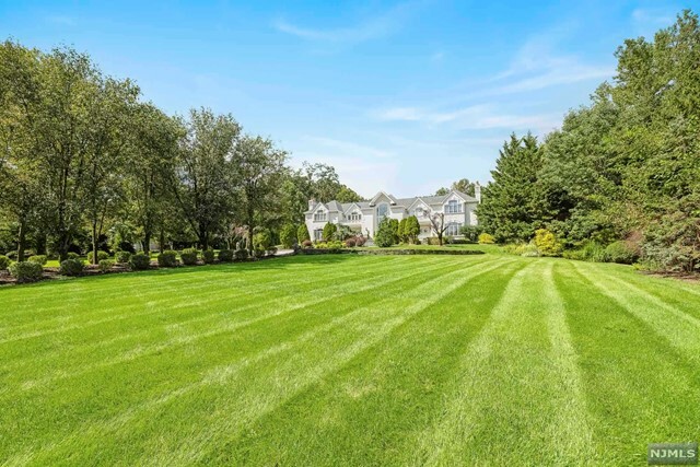 Property Photo:  51 Chestnut Ridge Road  NJ 07458 