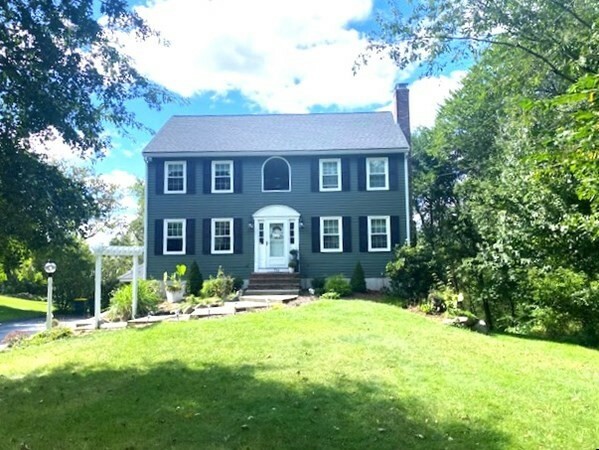 734 Lincoln St  Franklin MA 02038 photo