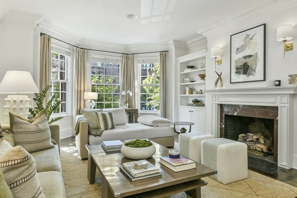 Property Photo:  195 Marlborough Street 1  MA 02116 