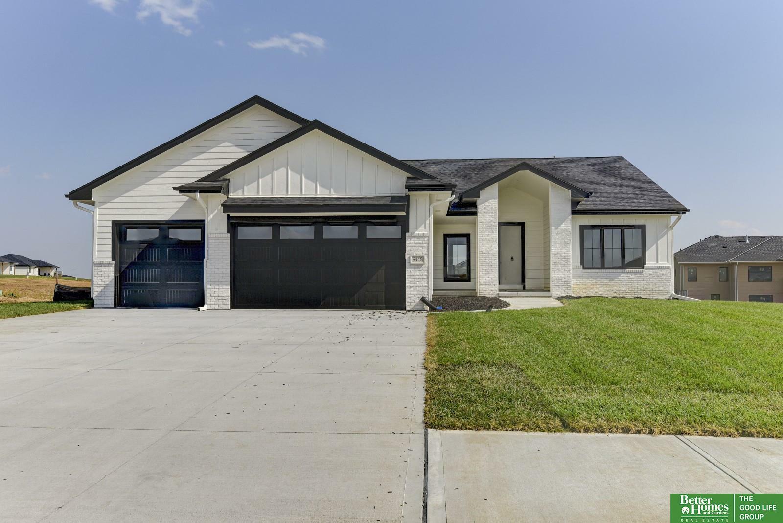 Property Photo: 5445 Kestrel Parkway NE 68022
