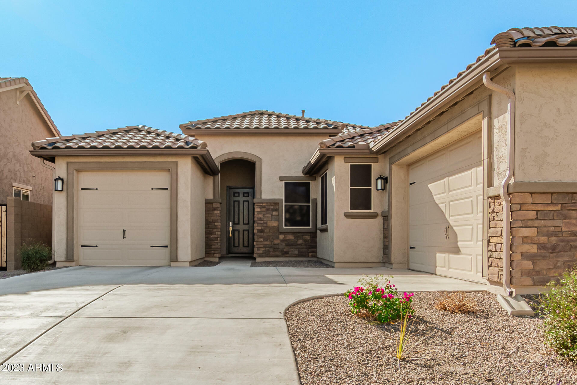 Property Photo:  16040 S 185th Drive  AZ 85338 