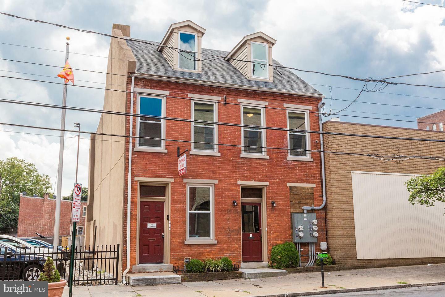 218 W King Street  Lancaster PA 17603 photo