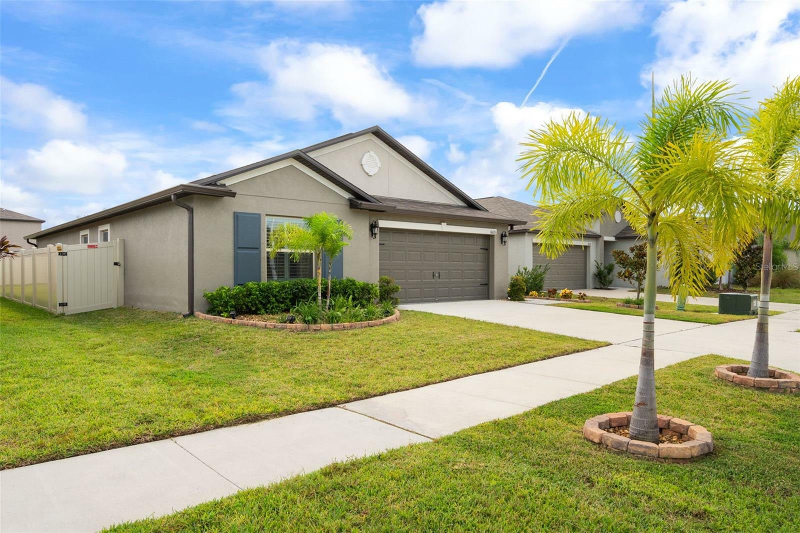 Property Photo:  16626 Sunburst Lake Street  FL 33598 