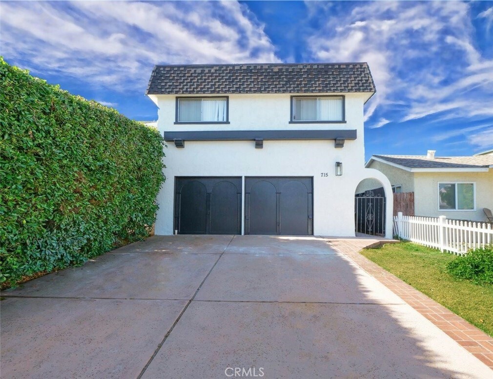 Property Photo: 715 Amapola Avenue A CA 90501