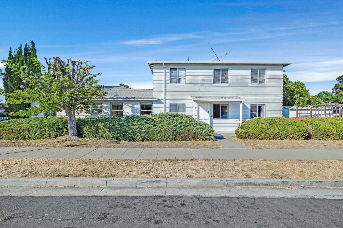 Property Photo:  552 Borregas Avenue  CA 94085 