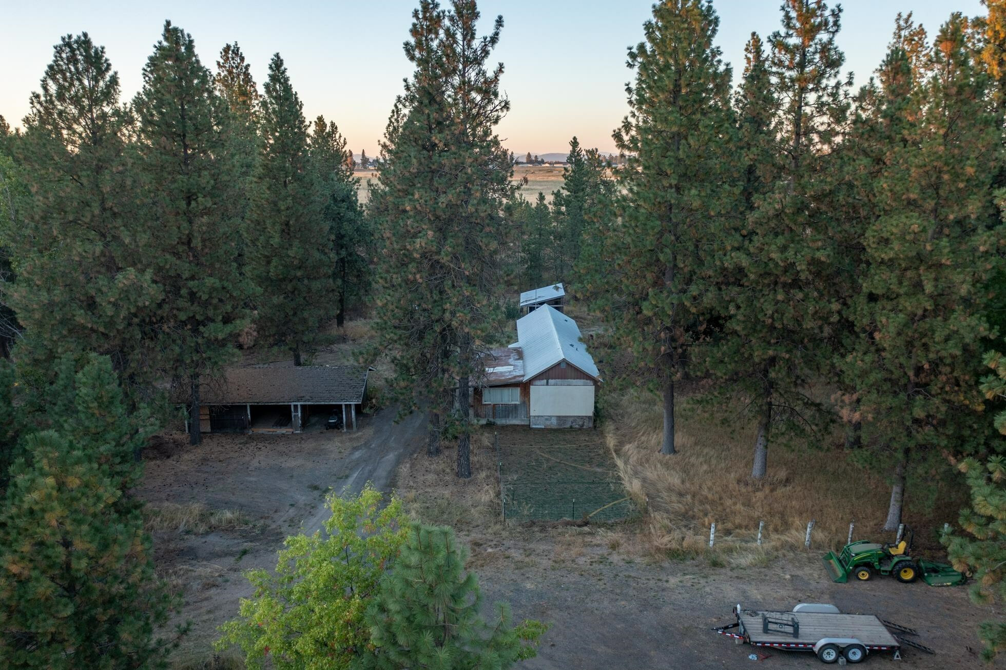 Property Photo: 7116 S Spotted Rd WA 99004