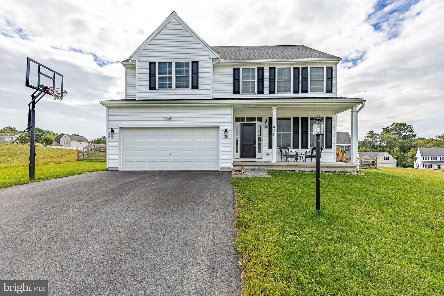 Property Photo: 415 Radcliffe Court PA 19363