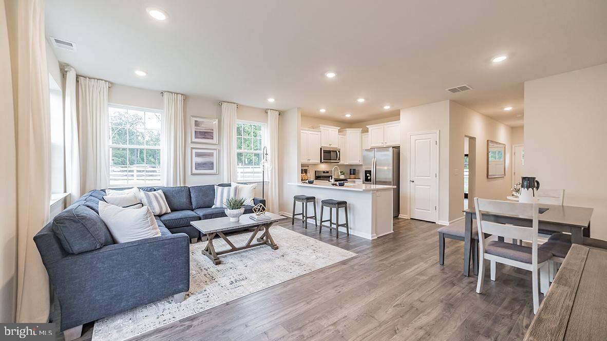 Property Photo:  81 Alexander Way  NJ 08060 