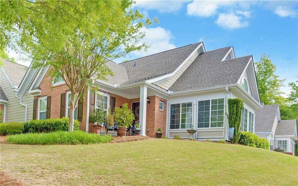 Property Photo: 6112 Menlow Court GA 30041