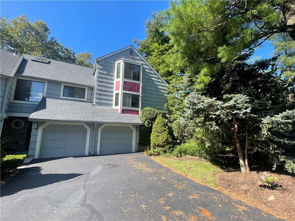 Home for sale in Nanuet 171 Treetop Circle, Nanuet, NY 10954
