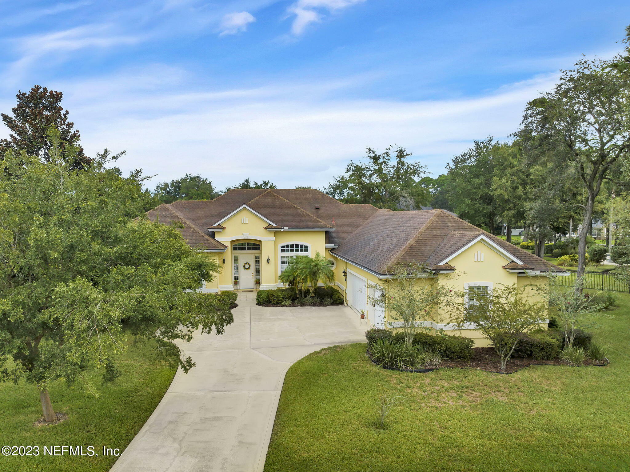 Property Photo:  442 Summerset Drive  FL 32259 