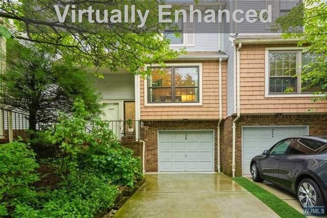 4403 Stonehedge Road  Edison NJ 08820 photo