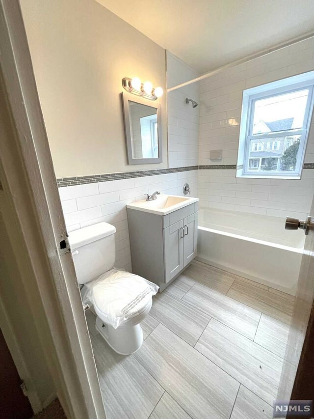 Property Photo: 316 Park Street 2B NJ 07601