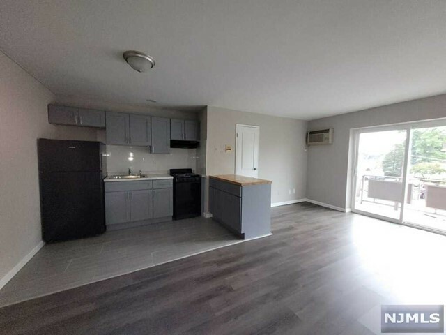 Property Photo: 316 Park Street 3C NJ 07601
