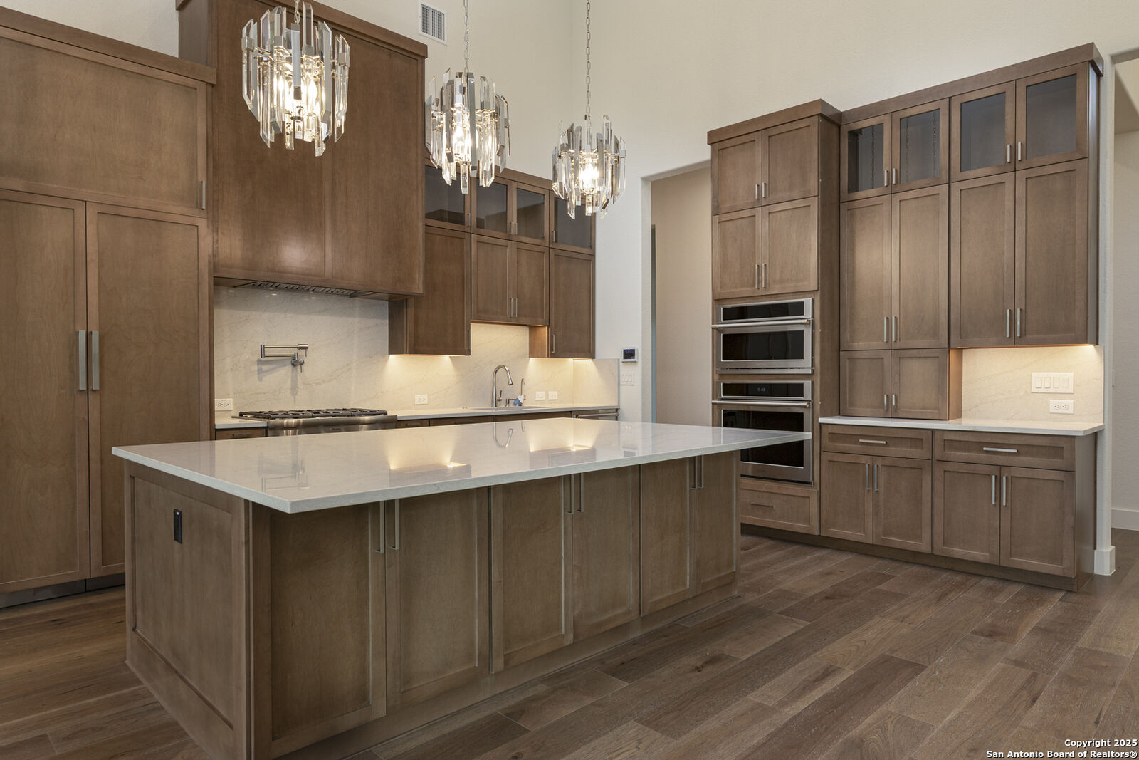 Property Photo: 3015 Wellesley Key TX 78231