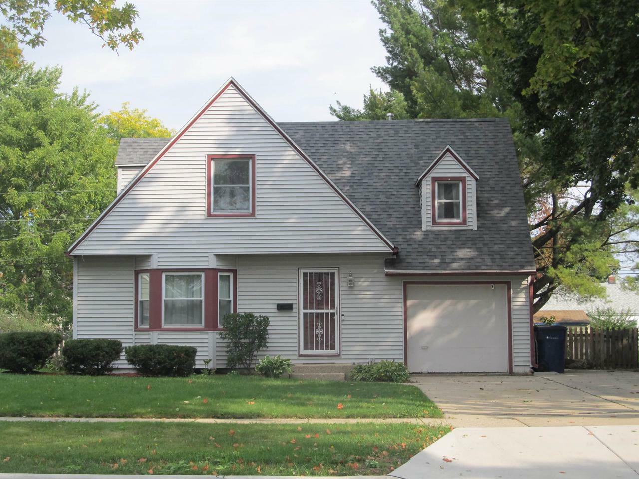 Property Photo:  1203 Hawthorne Avenue  WI 53545 