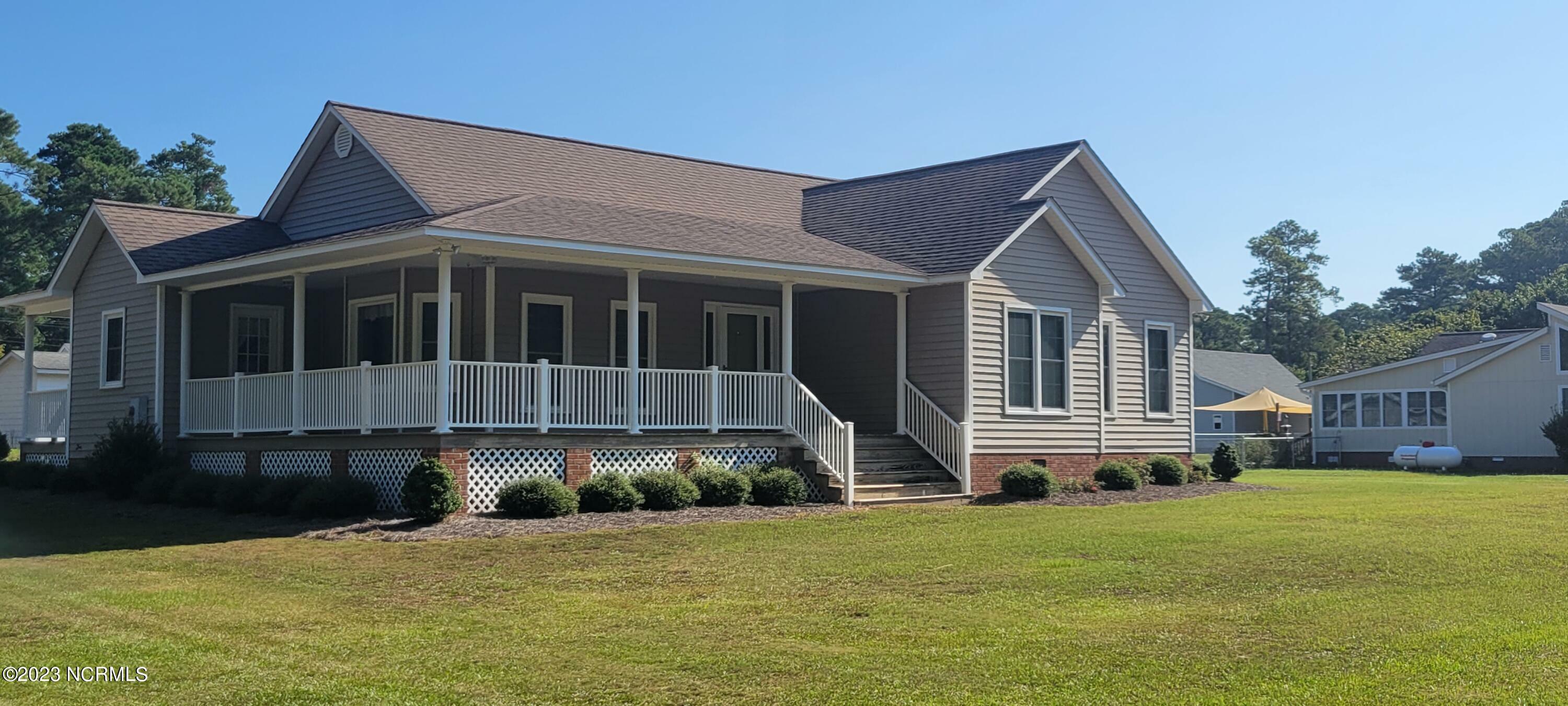 Property Photo: 100 N Wedgewood Drive NC 27889