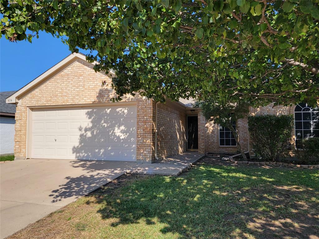 Property Photo:  616 Sawyer Drive  TX 76179 