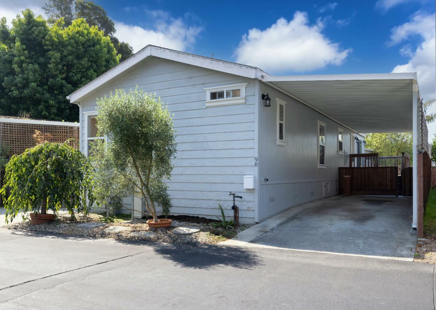 Property Photo:  220 Mar Vista Drive 98  CA 95003 