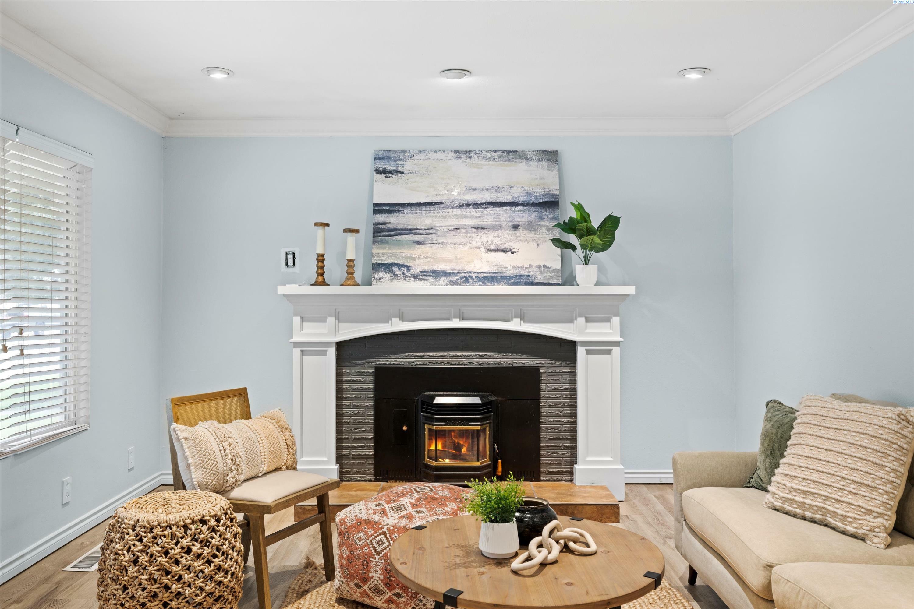 Property Photo: 215 N Palouse Street WA 99336
