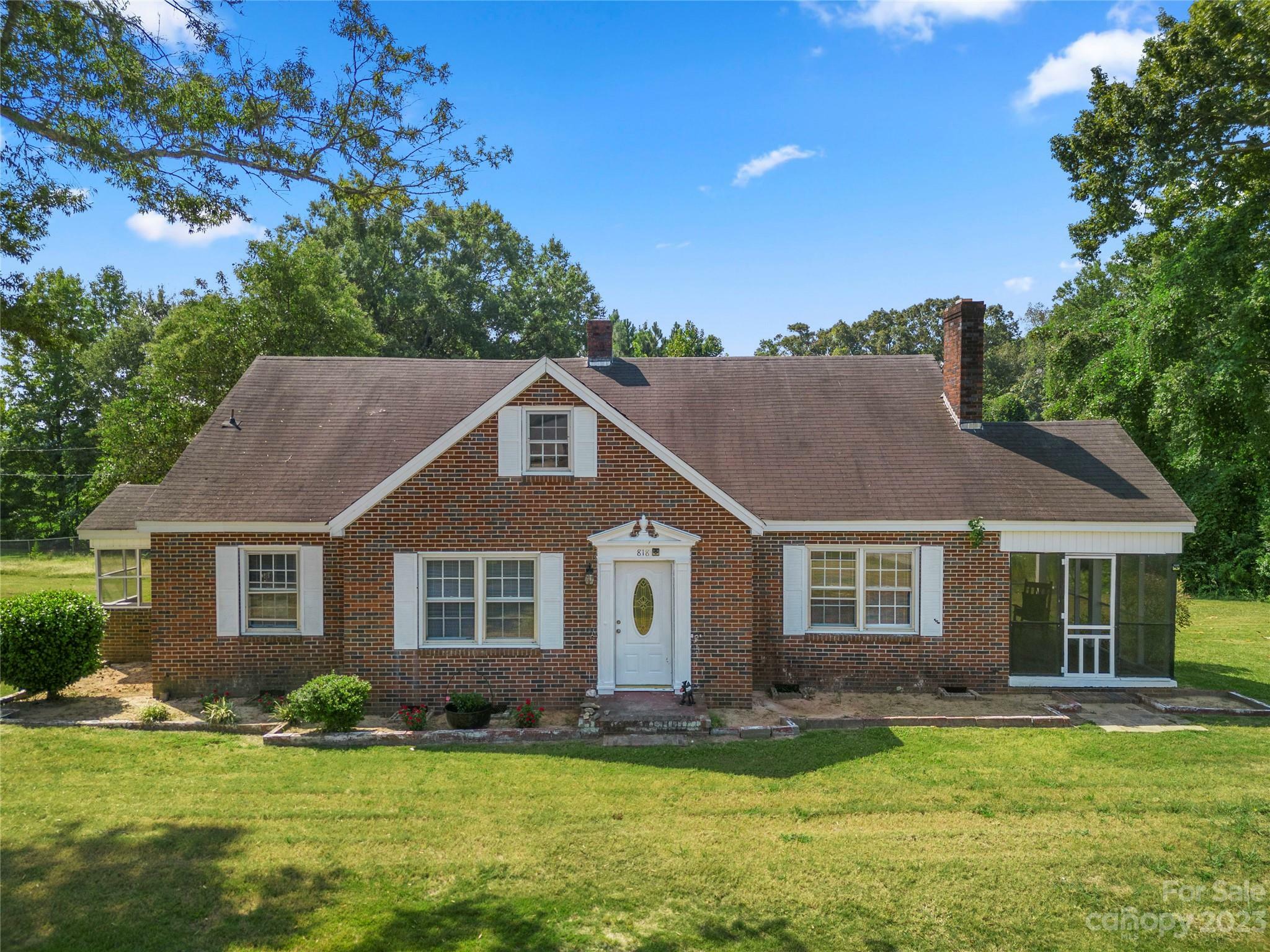 Property Photo:  818 Old Buncombe Road  SC 29379 