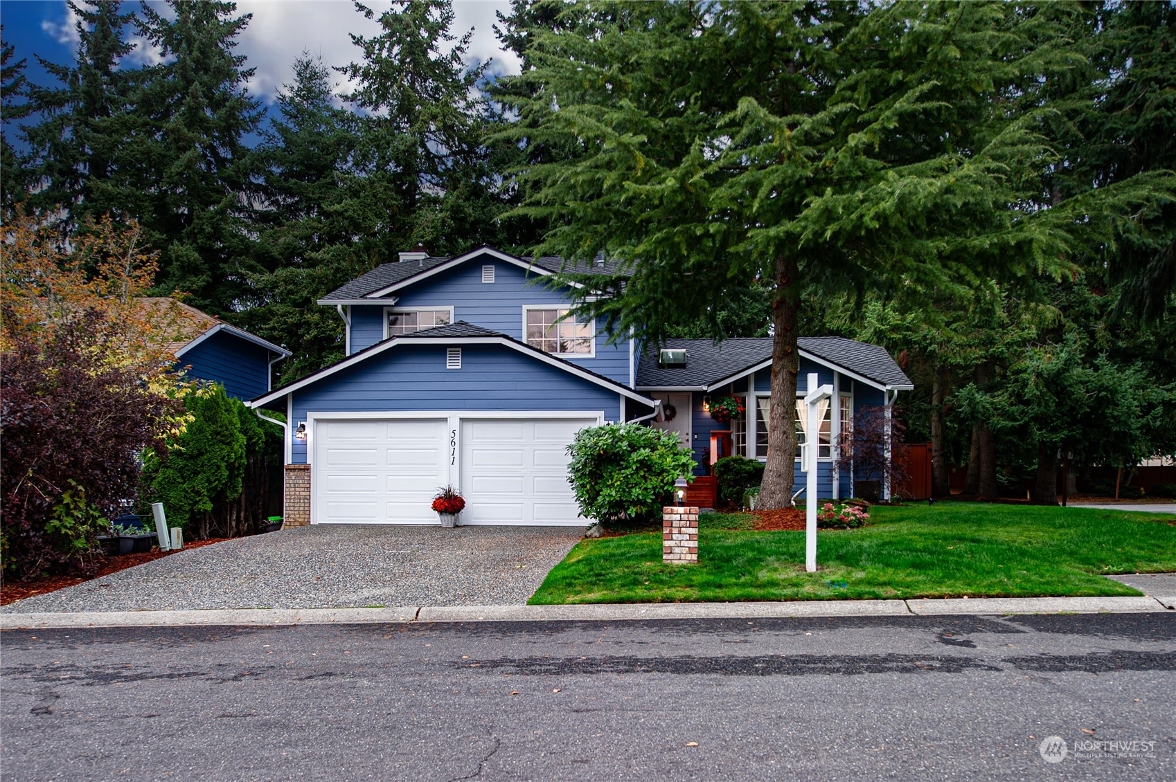 Property Photo:  5611 112th Place SW  WA 98275 