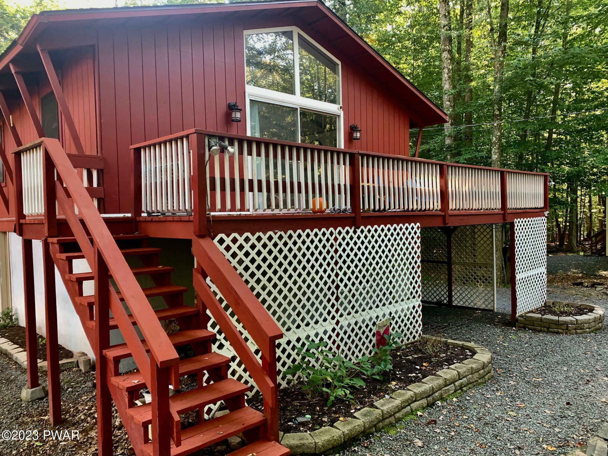 Property Photo:  1139 Wallenpaupack Drive  PA 18436 