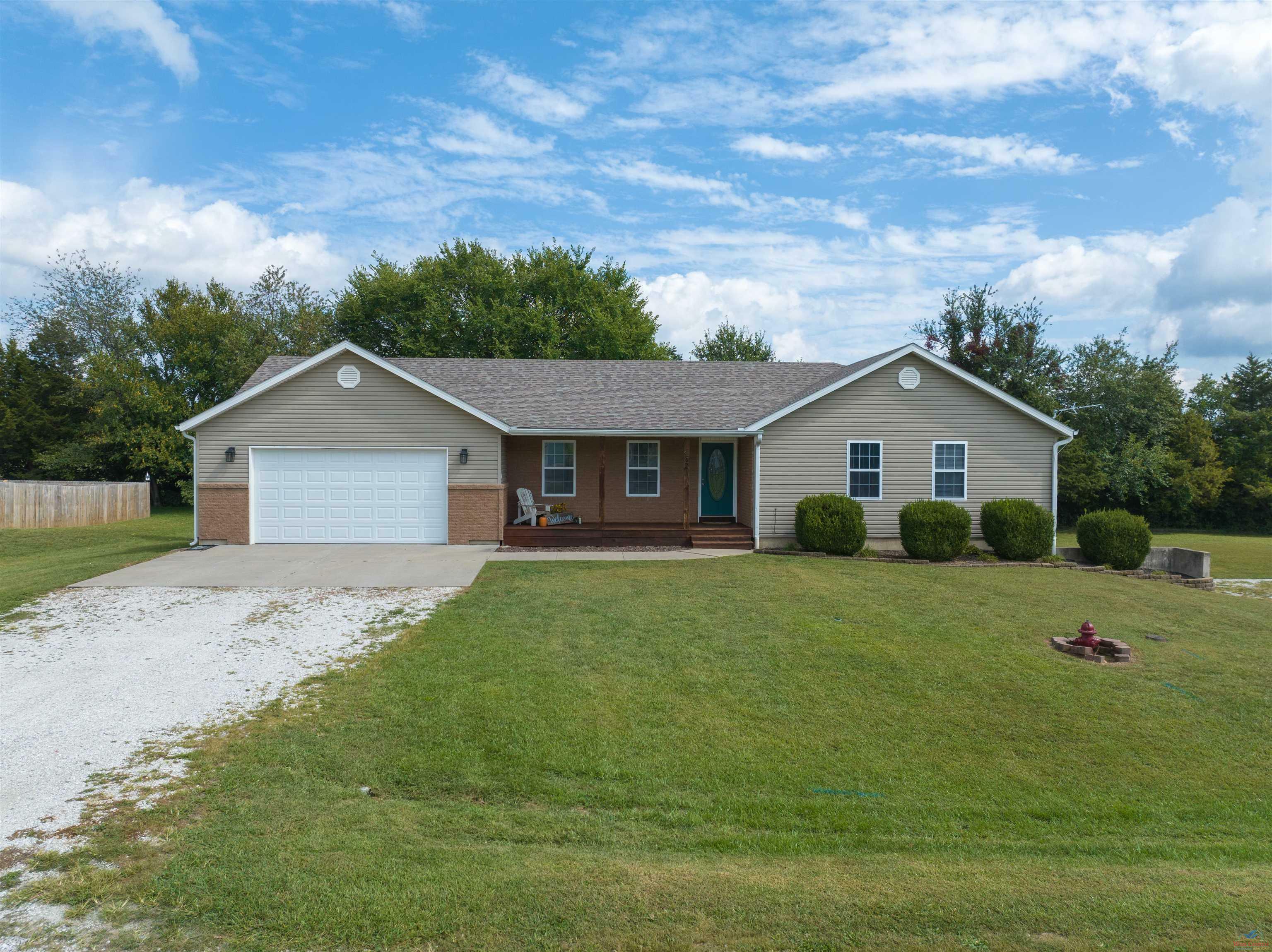 Property Photo: 207 Cherry Lane MO 65325