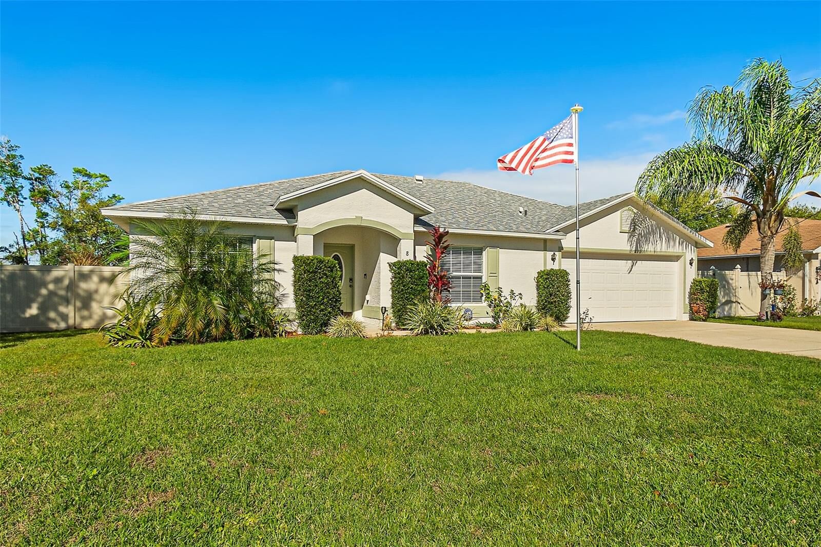 Property Photo:  8 Firethorn Lane  FL 32137 