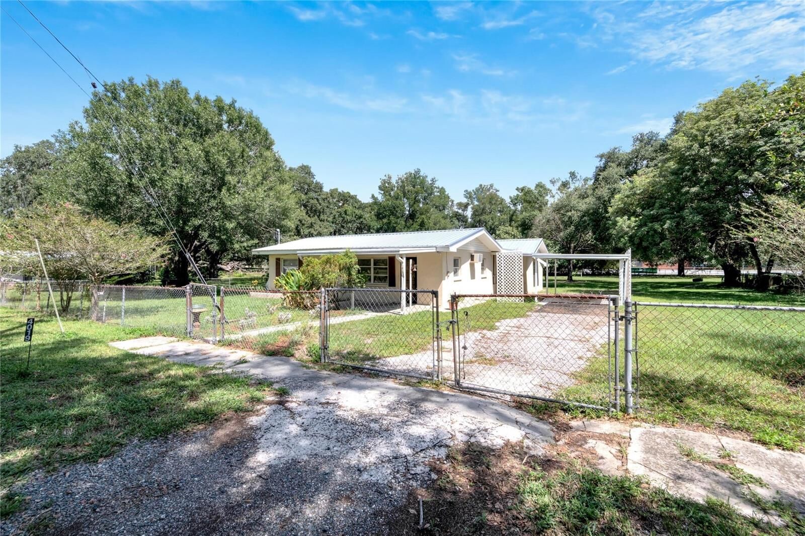Property Photo:  4019 Peek Street  FL 33584 