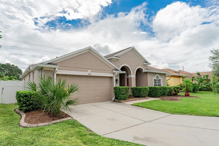 Property Photo:  9304 Laurel Ledge Dr  FL 33569 