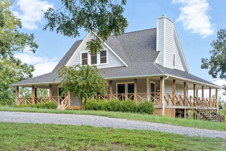 Property Photo:  554 Hayes Ridge Rd  TN 37079 