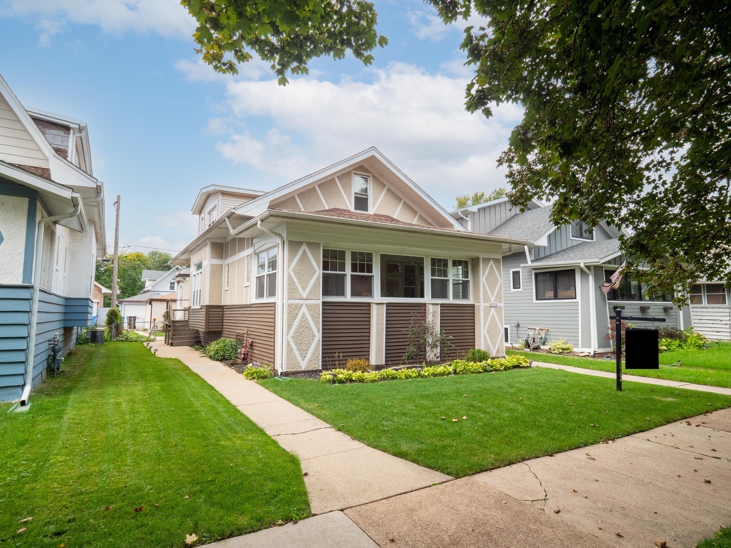 Property Photo:  4124 N Leamington Avenue  IL 60641 