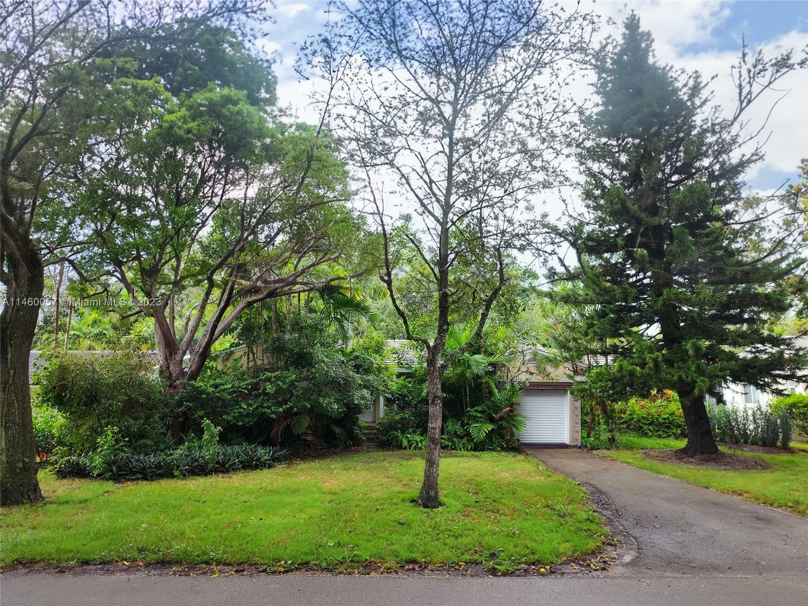 Property Photo: 730 Palermo Ave FL 33134