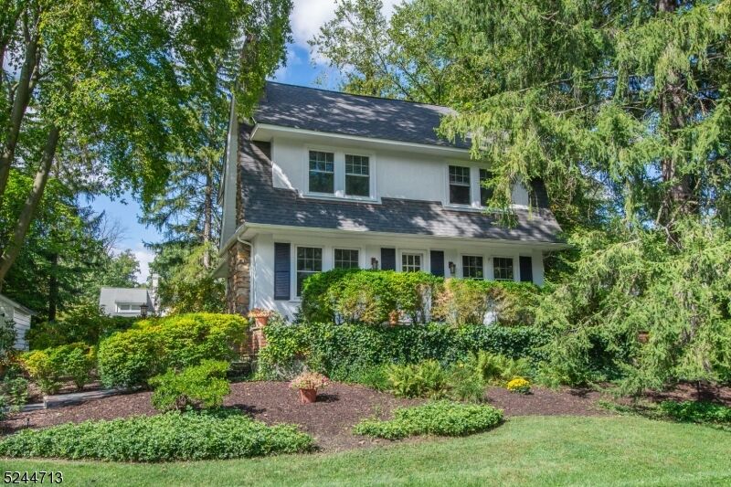 Property Photo:  105 Kenilworth Rd  NJ 07046 