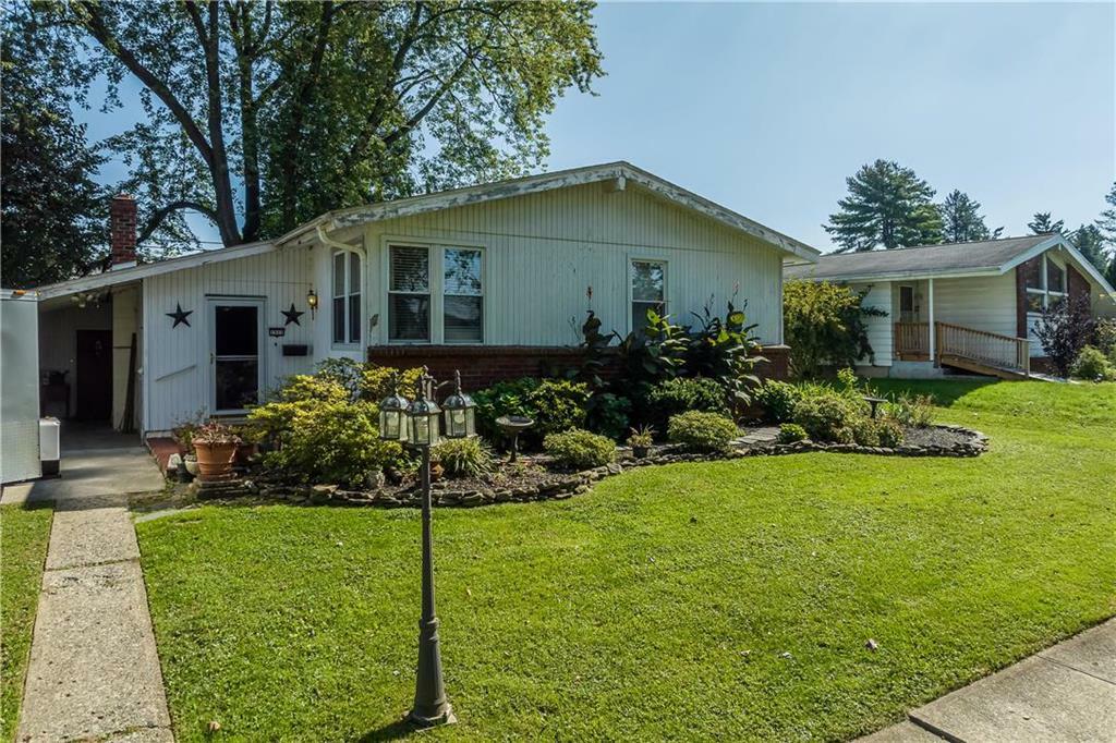 Property Photo:  1512 Kadel Drive West  PA 18018 