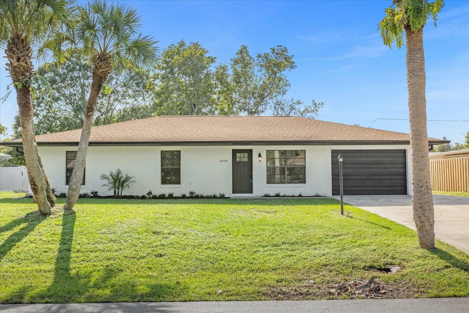 Property Photo:  2608 Royal Palm Drive  FL 32141 